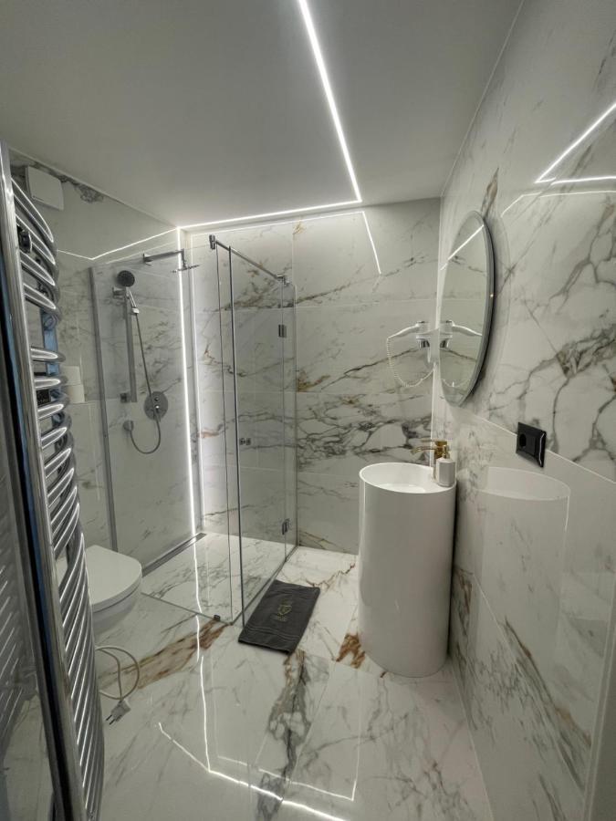Vip Jacuzzi Luxury Lejlighed Budapest Eksteriør billede