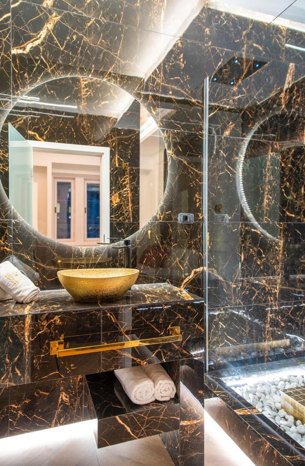 Vip Jacuzzi Luxury Lejlighed Budapest Eksteriør billede